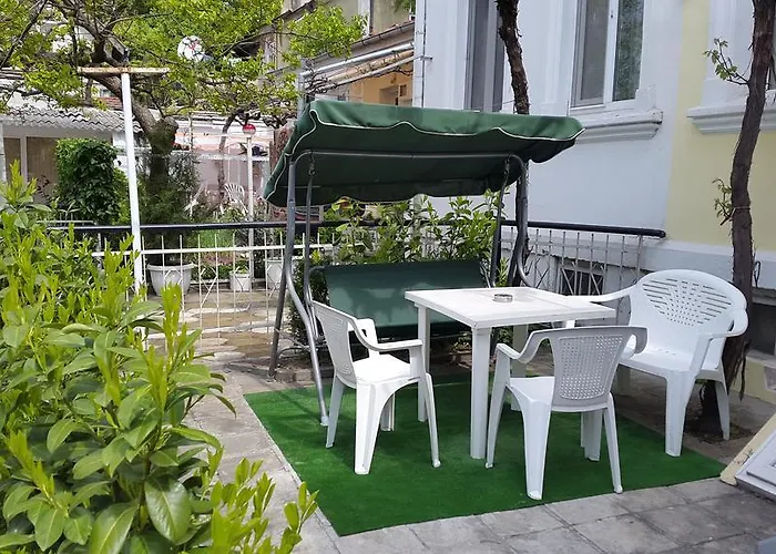 Rayska Yabalka Hostel Warna