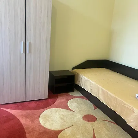 Hostel Rayska Yabalka