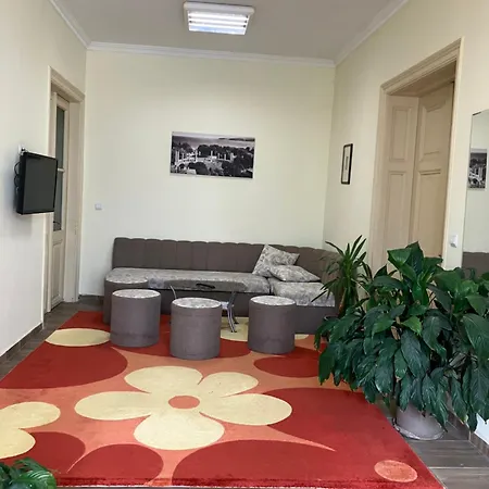 Rayska Yabalka Hostal *