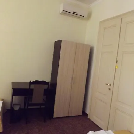 Rayska Yabalka Hostal *