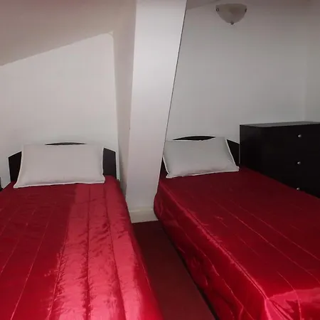 Rayska Yabalka Hostal